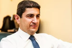 Αυγενάκης: "Οι ακραίοι σχολιασμοί δεν βοηθούν το ποδόσφαιρο"