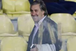 ΜΗΝΥΜΑ από ΦΩΤΙΟΥ/ "Θλίβομαι... Αφήστε το αν μας αρέσει ή όχι ο Σοφοκλέους, ο Γιάπας, ο Φωτίου."