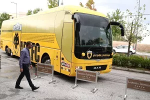 Έφτασε στη Λάρισα η ΑΕΚ