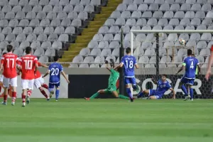 Εφιαλτική βραδιά και πεντάρα απ' την Ρωσία... (φώτος)
