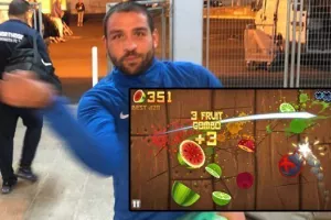 ΓΙΑΤΙ πανηγύρισε έτσι ο... fruit ninja Νταουσβίλι;;