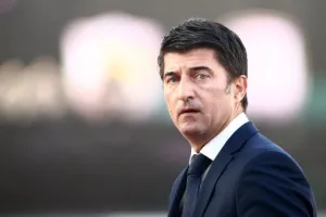 Τους "έκοψε" τα κινητά ο Ίβιτς/ Μόνος του θα προπονείται ο Βράνιες