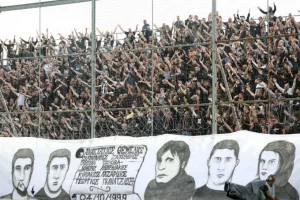 Με μαύρα μπλουζάκια ο ΠΑΟΚ τίμησε τους «αθάνατους» των Τεμπών (Φώτος)