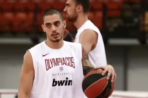 Κόνιαρης: «Να βάλουμε και πάλι τον κόσμο στην εξίσωση»