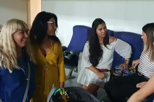 Οι κυρίες στη Δυτική... (φώτο)