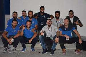 Τα παιδιά... πίσω από την κουρτίνα/ΑΝΟ
