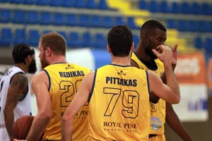 Εντός έδρας νίκη για τον ΑΠΟΠ επί της ΑΕΛ (φώτος)