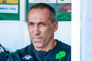 ΔΩΝΗΣ: "Λάθος η αντίδραση μου, χτυπήστε εμένα, όχι τους παίκτες"