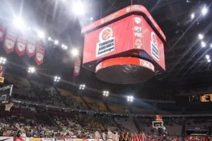 Οι οπαδοί του Ολυμπιακού σεβάστηκαν το «no smoking»