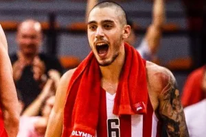 Εκτός προγράμματος ο Κόνιαρης