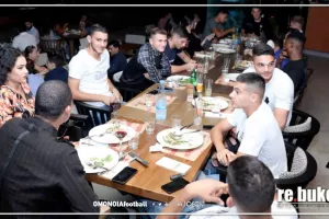 (Φώτος/Ομόνοια) Δείπνο στη Λάρνακα 