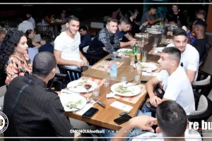 (Φώτος/Ομόνοια) Δείπνο στη Λάρνακα 