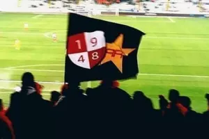 Δεν ξενερώσαμε Π-Ο-Τ-Ε