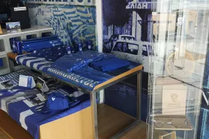 Στα ΠΑΝΩ της... και η μπουτίκ! (Φώτος)
