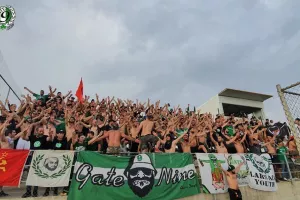 ΘΥΡΑ 9: "Αλλεπάλληλα χτυπήματα/Προσπαθούν με πρωτοφανή λύσσα να μας αποδυναμώσουν"