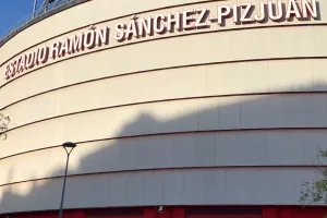 Έξω από το Ramón Sánchez Pizjuán (φώτος)