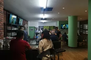 (ΦΩΤΟΣ) Η δεξίωση της Ομόνοιας στα ΜΜΕ