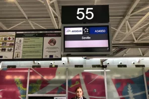 ΦΩΤΟΣ απ' το αεροδρόμιο/Πέταξε για Σεβίλλη το ΑΠΟΕΛ