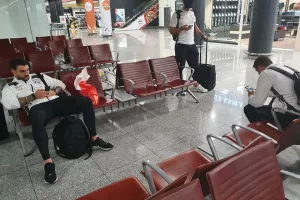 (ΦΩΤΟΣ) ΠΕΤΑΞΕ... με ΤΡΙΠΟΝΤΟ στις αποσκευές