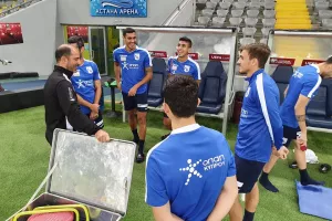 Πειράγματα... με Οκκά (φώτος)