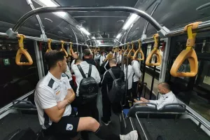 (ΦΩΤΟΣ) ΠΕΤΑΞΕ... με ΤΡΙΠΟΝΤΟ στις αποσκευές