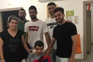 Επίσκεψη και δώρα στον Παναγιώτη