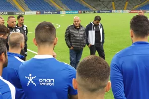 ΟΜΙΛΙΑ Κούμα στους παίκτες/φώτος