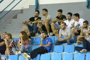 (ΦΩΤΟΣ) Παίκτες και Τιμούρ στις κερκίδες