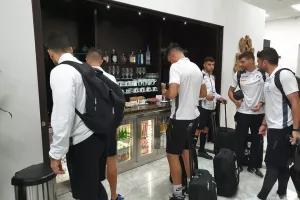 (Βίντεο/Φώτος) Πέταξε για Καζακστάν η Εθνική...