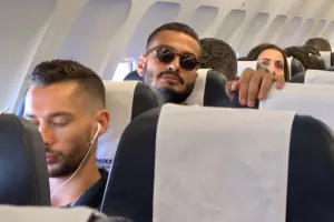 ΦΩΤΟΣ απ' το αεροδρόμιο/Πέταξε για Σεβίλλη το ΑΠΟΕΛ