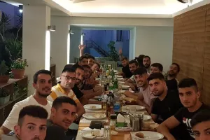 Έξοδος πριν το παιχνίδι (φώτος)