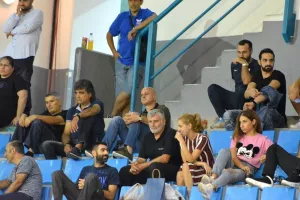 (ΦΩΤΟΣ) Παίκτες και Τιμούρ στις κερκίδες