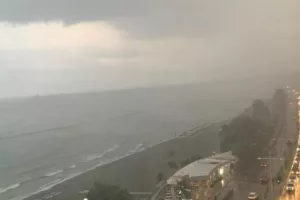 ΛΕΜΕΣΟΣ: Πλημμύρισαν δρόμοι, αποκόπηκαν δέντρα!