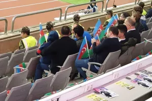 Υποδοχή... με σημαίες! (φώτος)