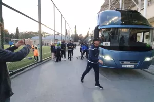 (ΦΩΤΟΣ/ΒΙΝΤΕΟ) ΑΦΙΞΗ στο "Tofiq Bahramov"