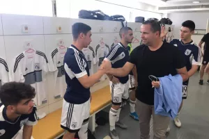 Πριν τη... σέντρα, στα αποδυτήρια o MΠΕΝ ΣΙΜΟΝ! (φώτος)