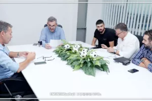 ΕΚΛΕΙΣΕ... στην Ομόνοια