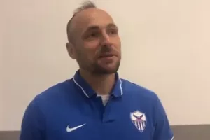 ΣΙΦΟ: "Δεν κοιτάζουμε μακριά γιατί αυτό ποτέ δεν τελειώνει καλά" (βίντεο)
