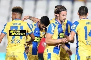 Τρίποντο με κακή-προβληματική-ανησυχητική εμφάνιση (φώτος)