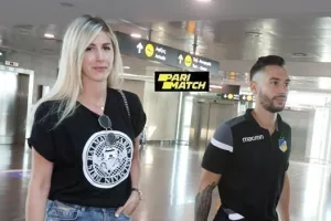 ΦΩΤΟΣ/Με... συνοδεία οι παίκτες του ΑΠΟΕΛ