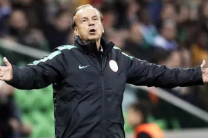 Gernot Rohr για ΟΥΖΟΧΟ: "Ελπίζω ότι δεν θα είναι έξω για αρκετό καιρό/Παίζει καλά στην Ομόνοια"