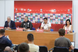 ΣΙΜΟΝ: "Δεν θέλουμε να είναι μια ταινία που ξέρεις το τέλος"