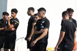(ΦΩΤΟΣ) Κ17 ΑΠΟΕΛ/πριν την σέντρα