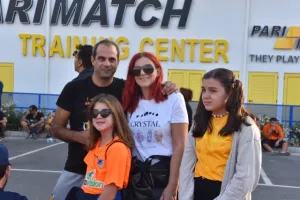 Οι ΕΚΠΛΗΞΕΙΣ από το πάρτι των Πορτοκαλί (βίντεο/φώτος)