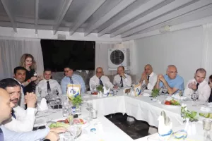 Δεξίωση και... ευχή από ΚΟΥΜΑ (φώτος)