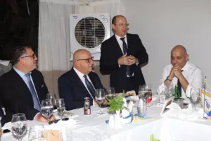 Δεξίωση και... ευχή από ΚΟΥΜΑ (φώτος)