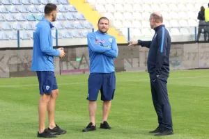 Συγκάτοικοι στην κορυφή... με ισοπαλία (φώτος)