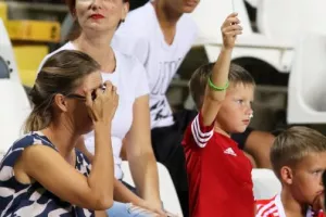 Εφιαλτική βραδιά και πεντάρα απ' την Ρωσία... (φώτος)