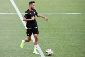 (Φώτος) Προπόνηση ΑΠΟΕΛ στο Σάντσεθ Πιθχουάν