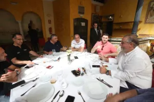 ΑΠΟΕΛ/ Το γεύμα σε ΜΜΕ και χορηγούς (φώτος)